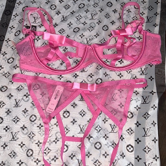 Victoria’s Secret matching lingerie set - Picture 1 of 4